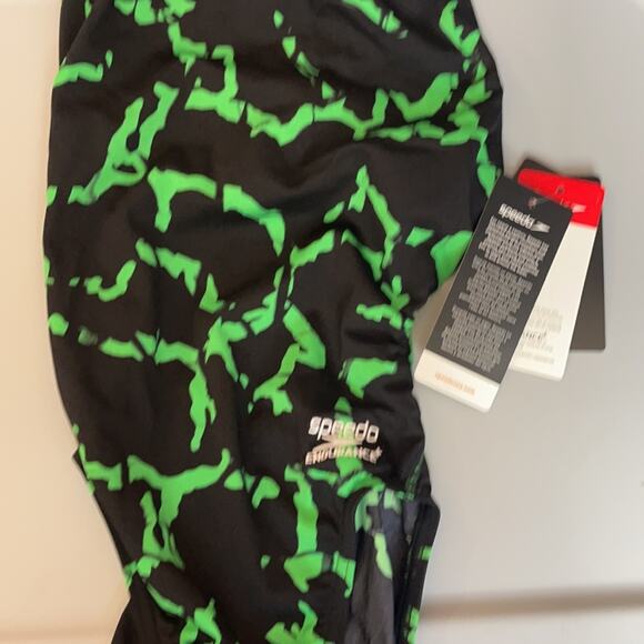 0335 NEW Speedo Wrack It up One Piece Suit - Picture 8 of 9